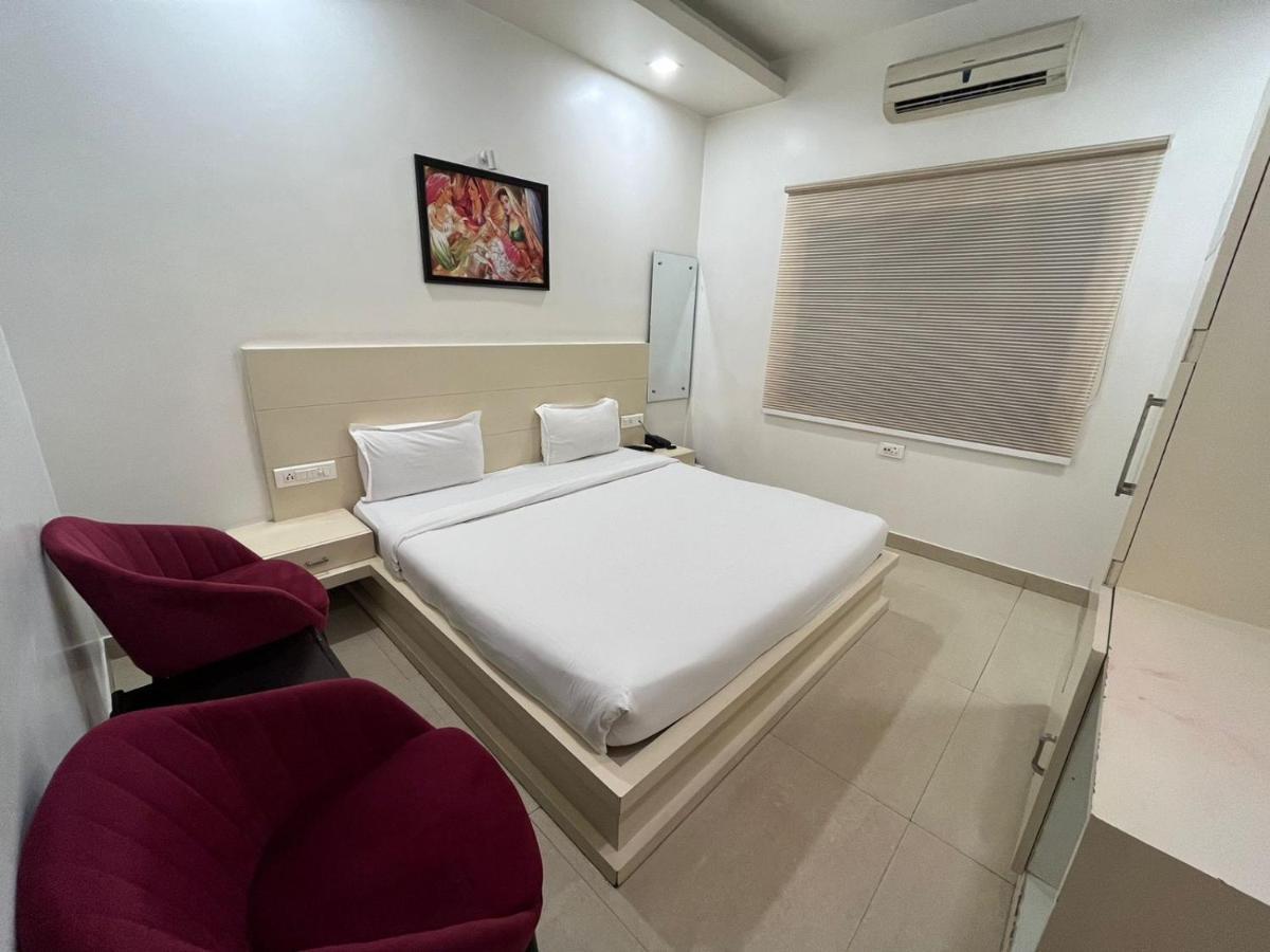 Hotel Sahib'S Red Carpet - Family & Corporate Hotel Chain Agra (Uttar Pradesh) Exterior photo