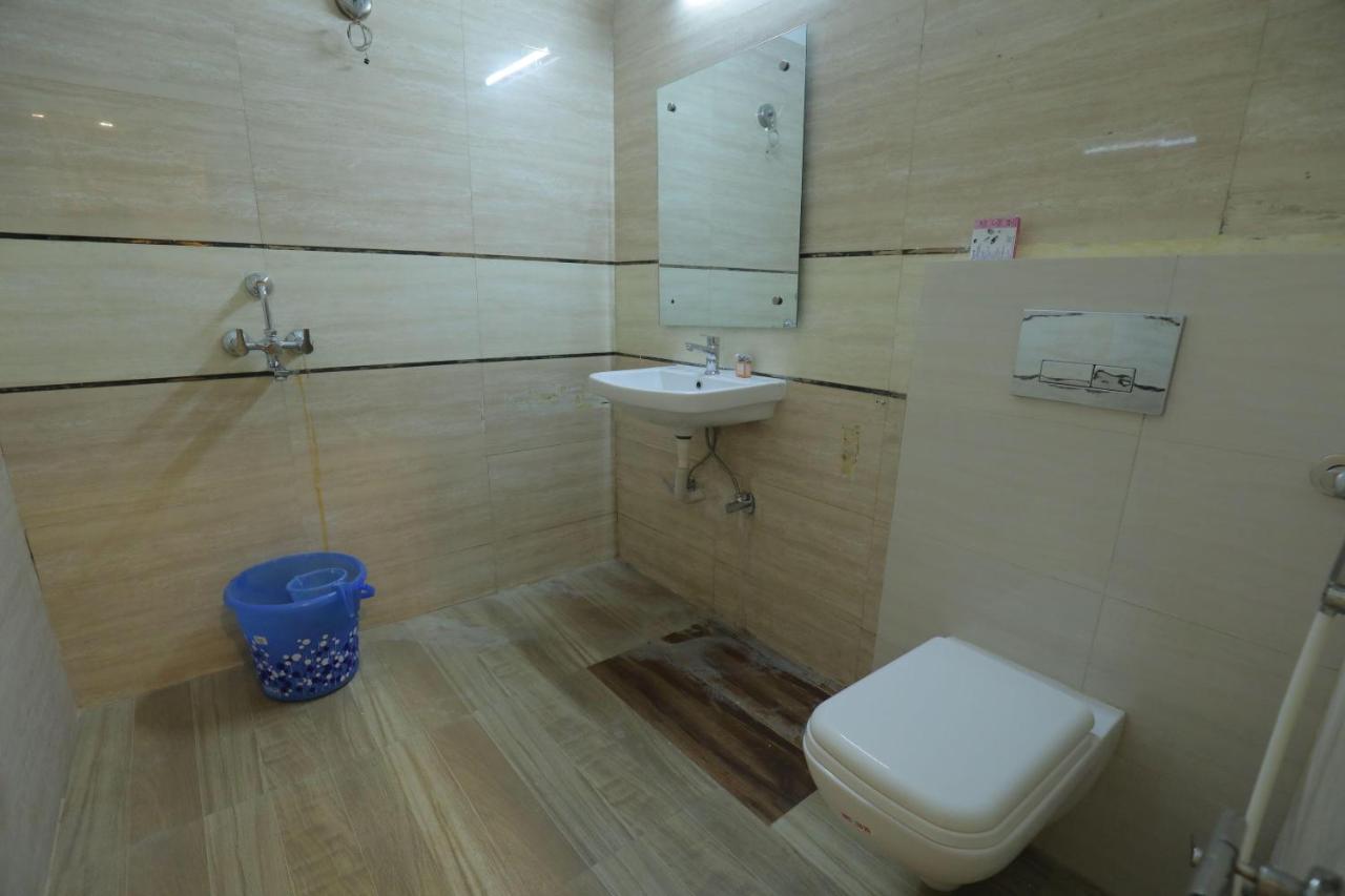 Hotel Sahib'S Red Carpet - Family & Corporate Hotel Chain Agra (Uttar Pradesh) Exterior photo