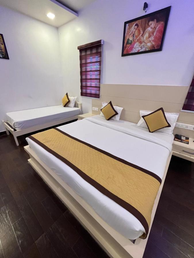Hotel Sahib'S Red Carpet - Family & Corporate Hotel Chain Agra (Uttar Pradesh) Exterior photo